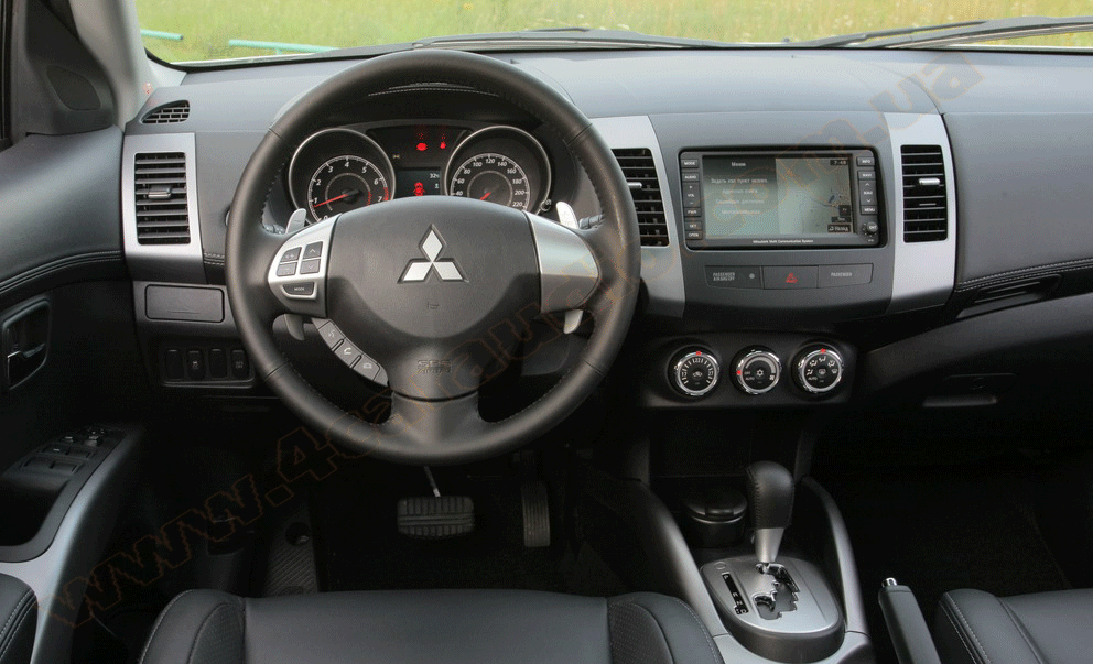   mitsubishi outlander XL